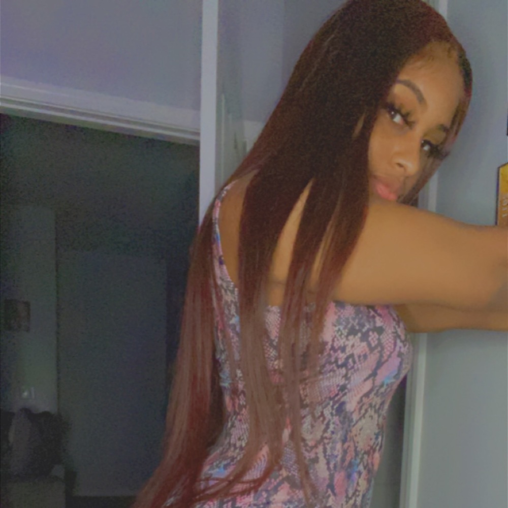 Meet your Posher, Alizabeth